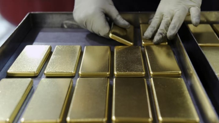 Gold hits 1-month peak fuelled by Fed’s new stimulus measures