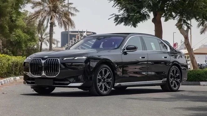 فروش بی‌ام‌و 735 مدل 2026 در ایران آغاز شد + قیمت