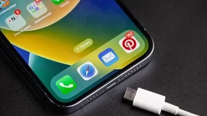 4 اشتباه رایج هنگام شارژ گوشی آیفون