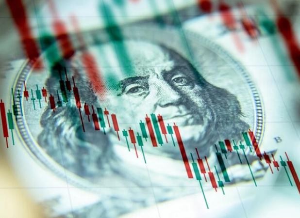 فشار تحریم‌ها ارز کمتری را به دست بانک مرکزی می‌رساند