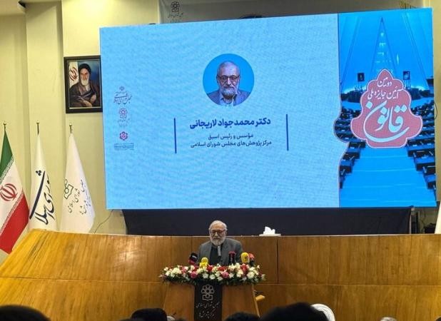 لاریجانی: فضای مجازی آلوده به بازی‌های سیاسی شده است