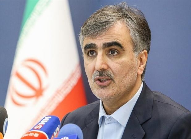 برنامه‌ای برای افزایش نرخ ارز ۷۰ هزار تومانی نداریم