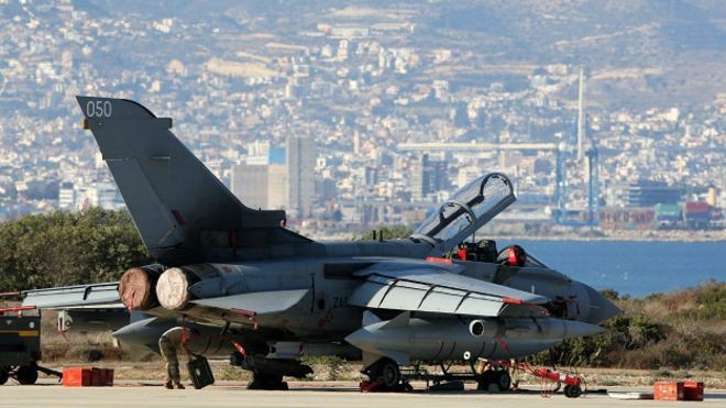 جنگنده هاي انگليس مقرهاي داعش را در سوريه بمباران کردند