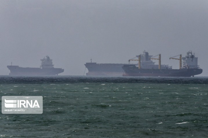 هواشناسی قشم: تنگه هرمز و دریای عمان متلاطم است