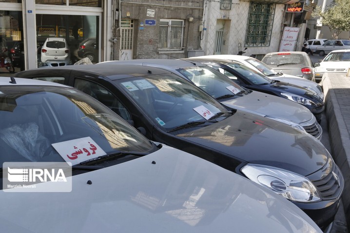 قیمت خودرو چرا پیاپی ترمز می‌بُرد؟