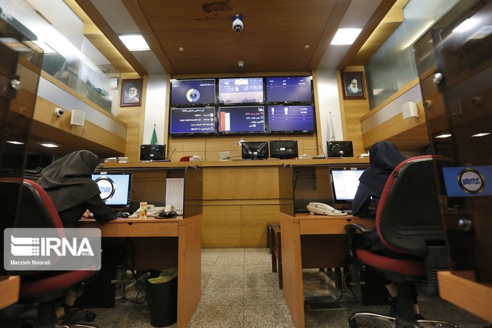 کاهش قابل توجه قیمت تارا و پژو ۲۰۷ در بورس کالا/ تارا ۲۰۰ میلیون تومان زیر قیمت بازار فروخته شد