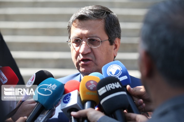 همتی: بانک مرکزی از این پس بر کنترل تورم تمرکز خواهد کرد