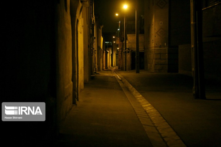 در این خانه‌ها را باید گِل گرفت