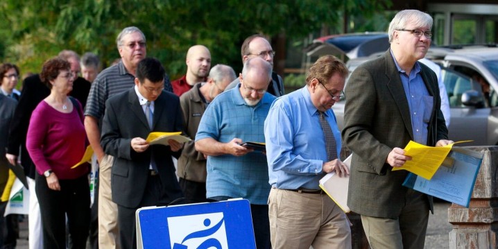 انتقاد سندرز از بحران بیکاری و قرنطینه تجملی ثروتمندان در آمریکا