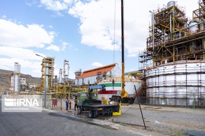 مجتمع پتروشیمی لردگان به بهره‌برداری رسید