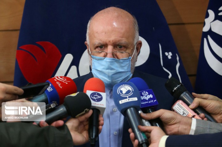 زنگنه:ایران برای بازگشت به بازار نفت اجازه نمی‌خواهد