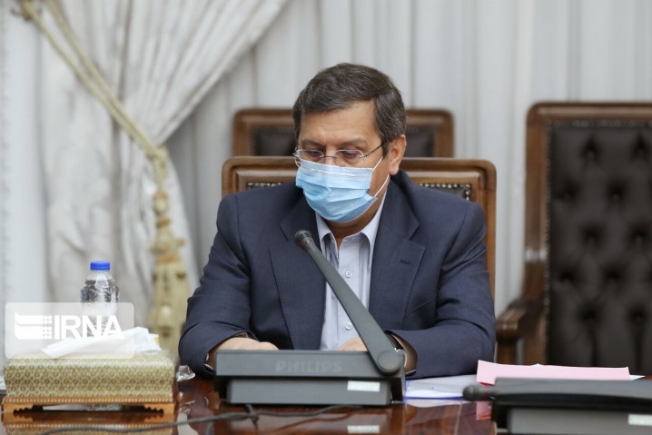 همتی:رشد اقتصادی کشور مثبت شد