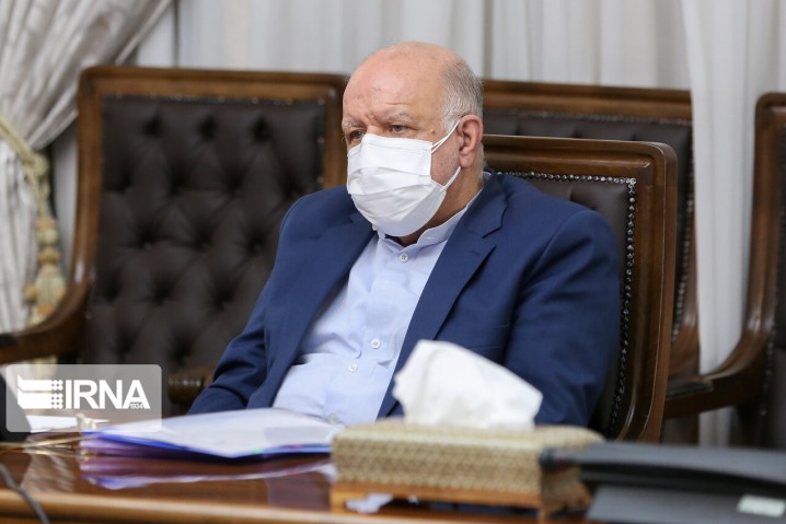 زنگنه: درآمد صنعت پتروشیمی سال آینده به ۲۵ میلیارد دلار میرسد