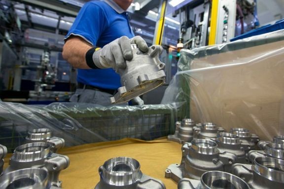 قیمت‌گذاری دستوری، خطوط قطعه‌سازی را تعطیل می‌کند/ خروج بازار خودرو از انحصار با واردات