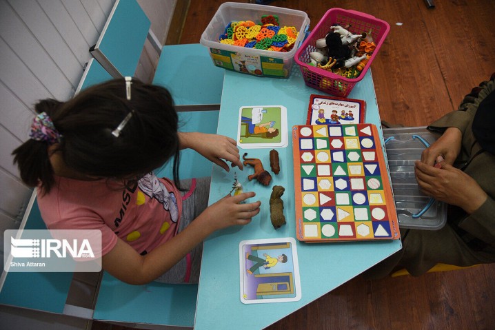 اوتیسم به صورت یک طیف تخصصی بررسی می‌شود