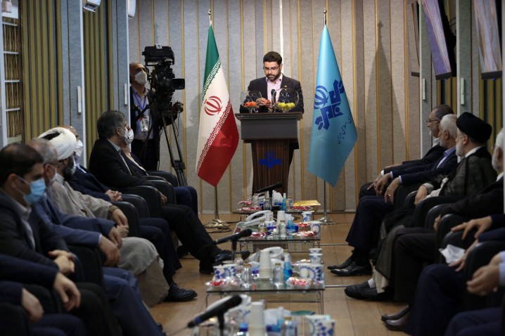 عدم استفاده از اتاق فکر استادان دانشگاه، دلیل اجرای نادرست مناظرهها