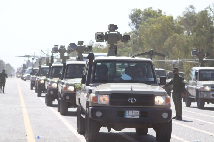 حاشیه های یک رژه؛ از خودروی بمب گذاری شده تا ترند توئیتر