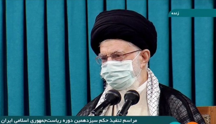 رهبر انقلاب: مردم با حضور در انتخابات پاسخ قاطعی به توطئه دشمنان دادند