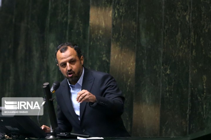 وزیر اقتصاد: برنامه دولت لغو انحصار در بازار سرمایه است