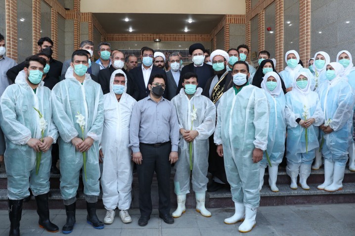 رئیس جمهوری با کارکنان بهشت زهرا دیدار کرد