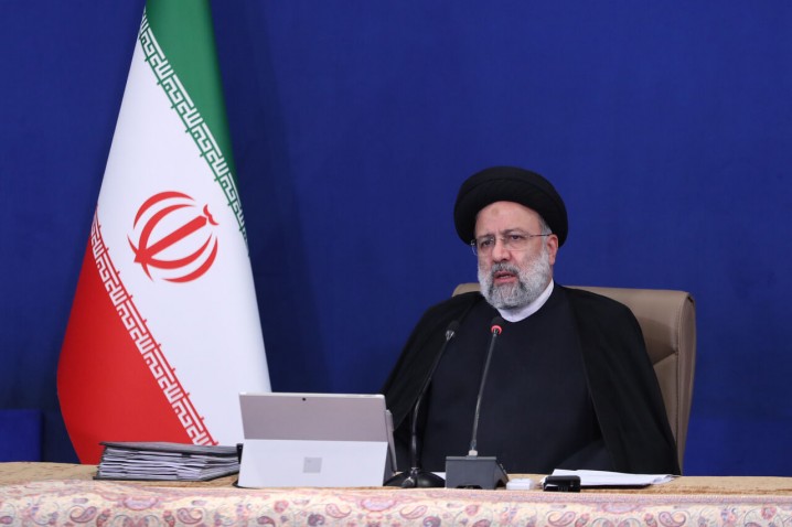 بانک مرکزی بر عملکرد بانکها به صورت جدی و دقیق نظارت کند