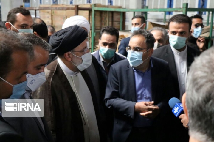 رییس‌جمهوری روند تغییر خط تولیدی یک واحد صنعتی را در مهدیشهر بررسی کرد