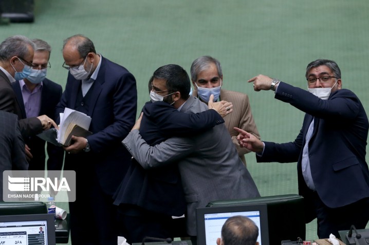 آماری از تعداد جلسات مجلس و دولت/ وزرا ۸۰۰ بار با نمایندگان دیدار کردند