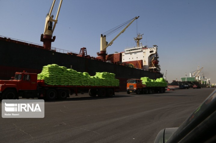 تراز تجاری کشور در فروردین‌ ماه مثبت شد/ افزایش ۲۵ درصدی صادرات غیرنفتی