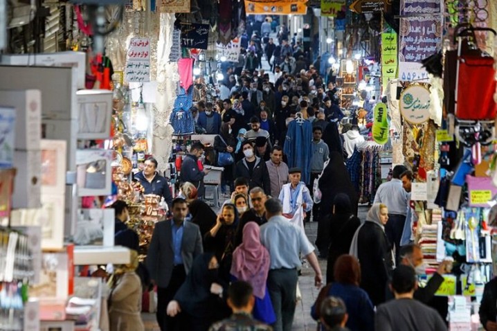 رونق بازار شب عید مرهون کنترل کرونا توسط دولت سیزدهم