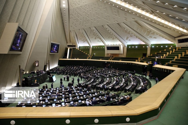 سخنان رییس جمهور صادقانه و شجاعانه بود/ مجلس در کنار دولت است