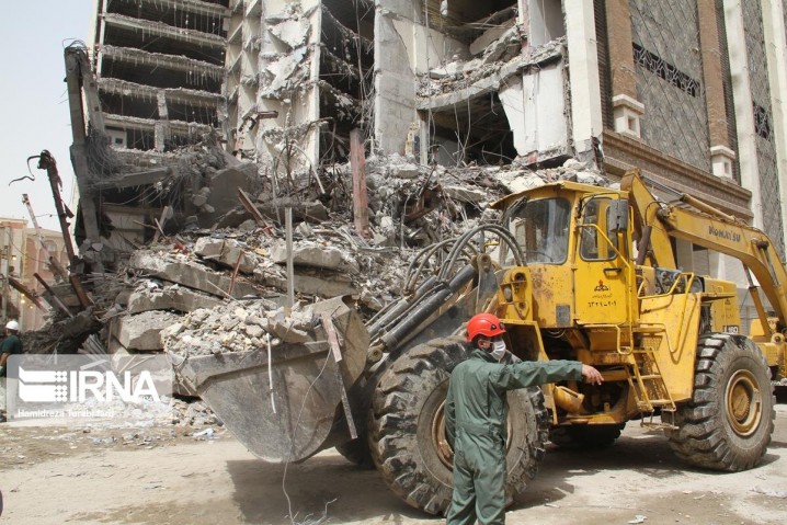 آخرین اخبار ۵ روز بعد از ریزش ساختمان در آبادان/ تاکنون ۲۶ نفر کشته شدند، حضور معاون اول رییس جمهور