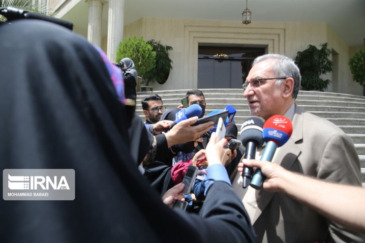 وزیر بهداشت: افراد بالای ۱۳ سال واکسن یادآوری را تزریق کنند