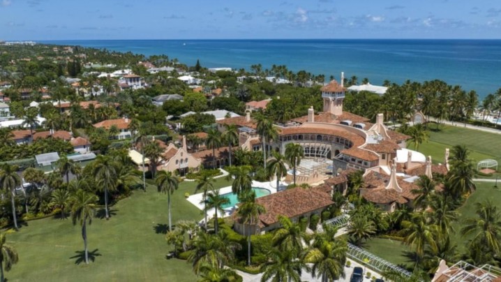 کشف بیش از ۱۱ هزار عکس و سند دولتی از اقامتگاه ترامپ