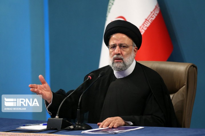 رسانه باید استقلال، هویت و آزادی ملت‌ها را صیانت کند/آمریکا باید درباره مذاکرات تصمیم بگیرد