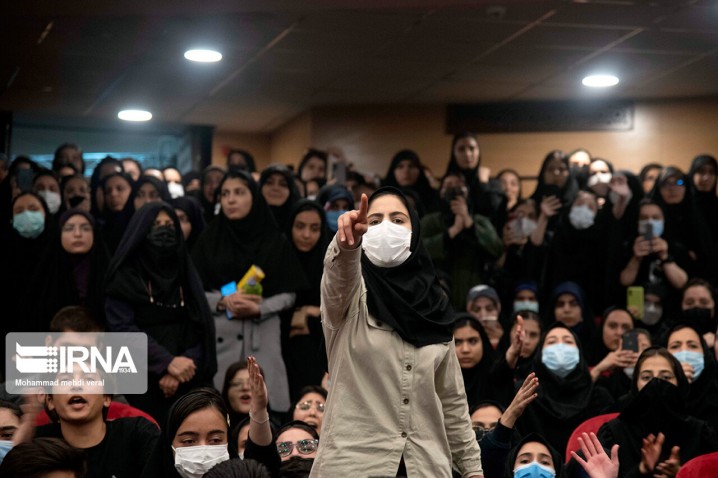 دانشجو چشم بینا و گوش شنوای جامعه است/مسایل به‌دور از سیاست‌زدگی تحلیل شوند