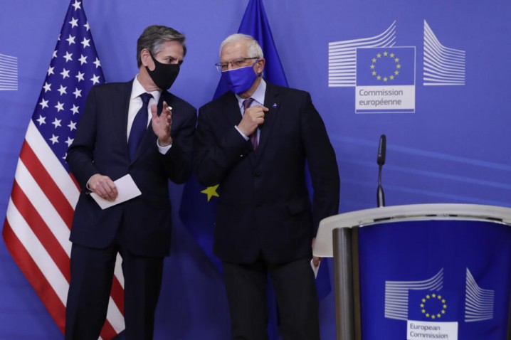 اروپا اسیر دست آمریکا است/ حقوق بشر در قاموس آمریکا جایی ندارد