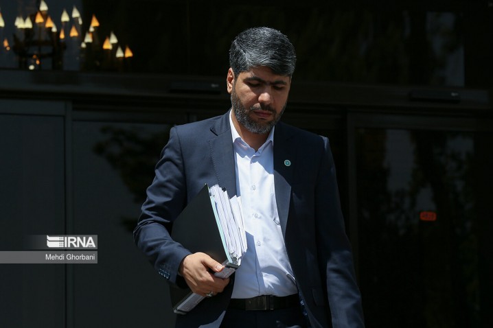 لطیفی: تصویب نسخه واحد برای استخدام‌ها در برنامه هفتم، خلاف قانون است