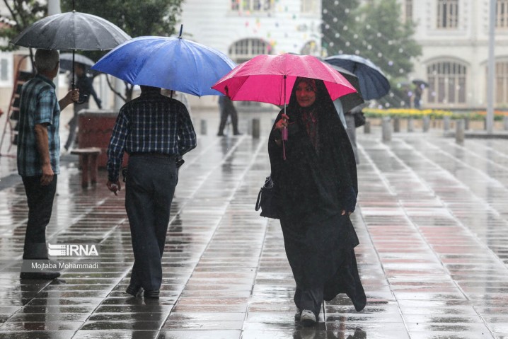 رگبار و رعد و برق در ۶ استان