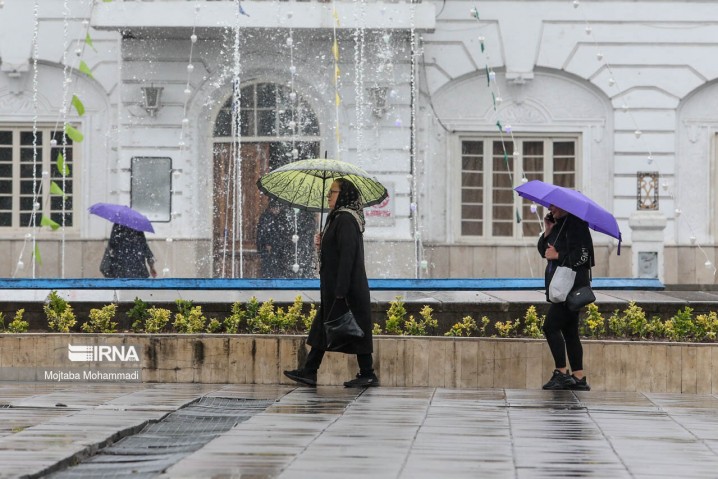 رگبار تابستانی در شمال و جنوب/ خیزش گردوخاک در مرکز و غرب