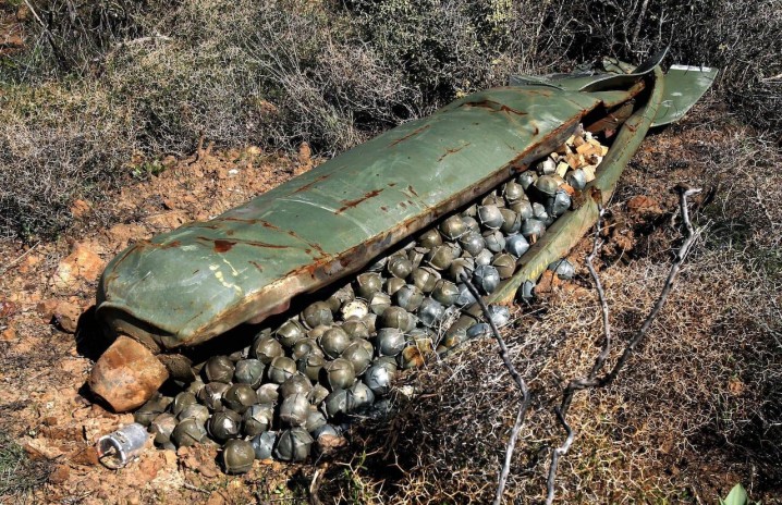 «بمب خوشه ای» و یک بام و دو هوای آمریکا