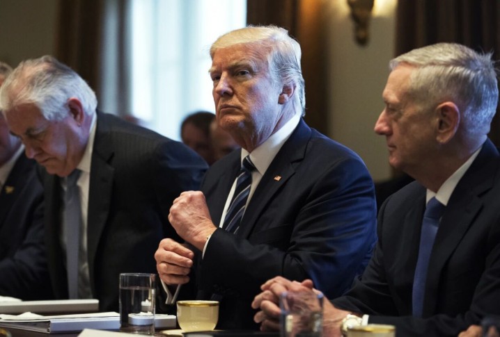 کاهش حمایت‌های انتخاباتی از ترامپ در میان مقامات دولت سابق