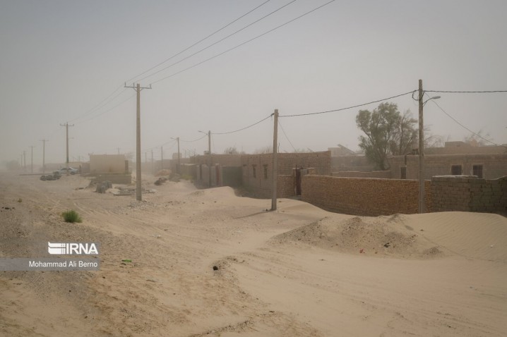 توفان۸۰۰ نفر را در سیستان راهی بیمارستان کرد