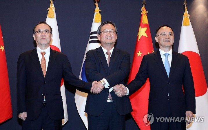 نشست سه جانبه چین، ژاپن و کره جنوبی/ مقدمات دیدار سران سه کشور بررسی شد