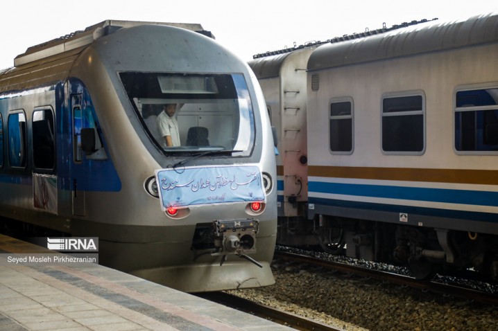 اولین قطار سنندج - همدان عازم تهران شد