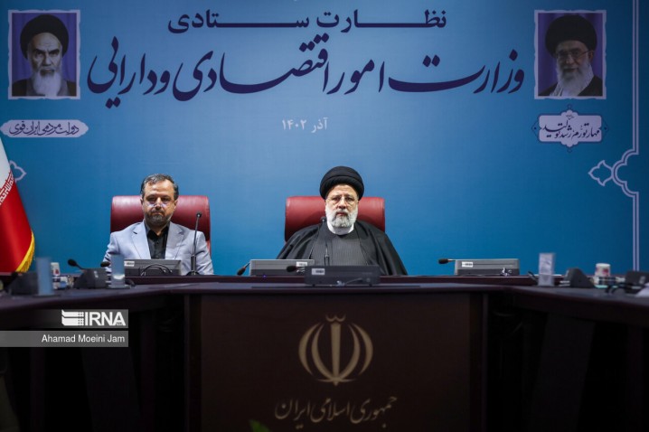 رئیس جمهور به وزارت اقتصاد رفت