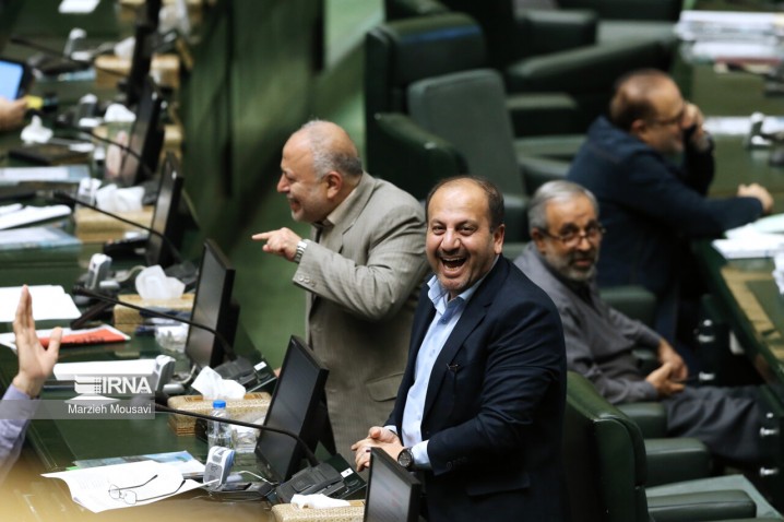 مجلس یازدهم با افزایش نمایندگان به ۳۳۰ نفر مخالفت کرد