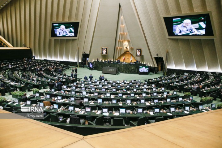 مجلس با کاهش ساعت کاری کارمندان موافقت کرد