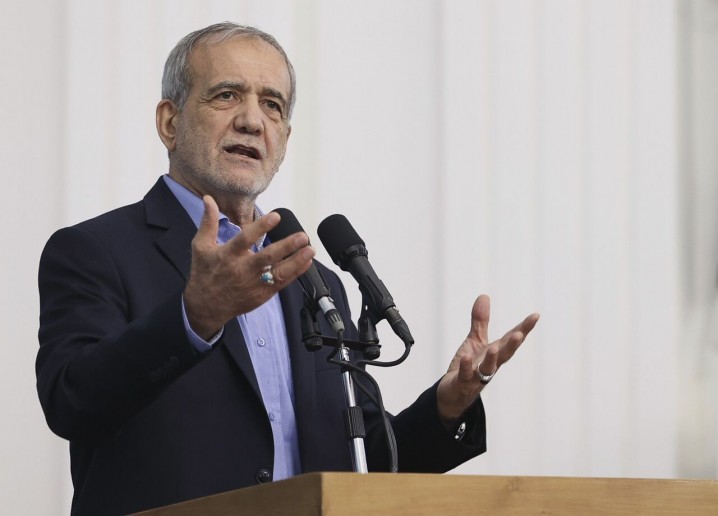 فردای کشور با دوستی و محبت ساخته خواهد شد/ با دعوا و اختلاف مشکل مملکت حل نمی‌شود