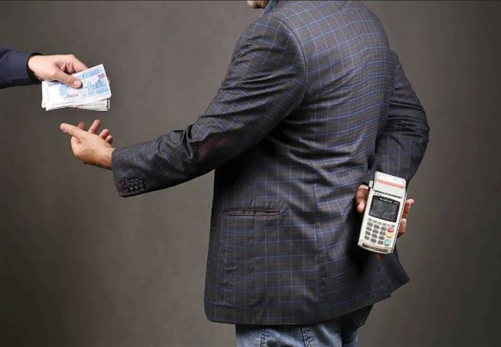 شایعه سرکشی به حسابهای مردم موج سواری فراریان مالیاتی است