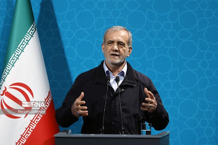 پزشکیان: دانشجویان امید فردای کشور هستند / تقوا یعنی حرکت بدون خطا